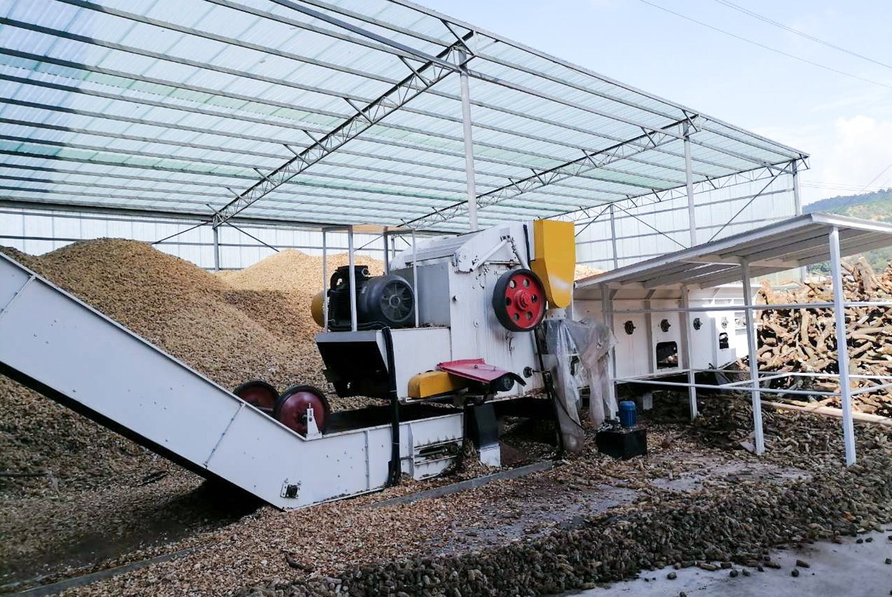 Penghancur Kayu Biojisim XPJ1250/XPJ1400 dengan Penghantar Rantai atau Tali Pinggang